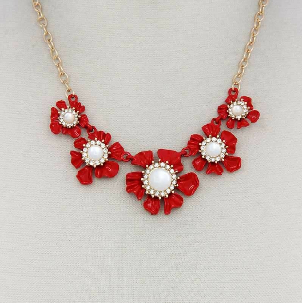 Floral Pearl Bead Necklace. Read description